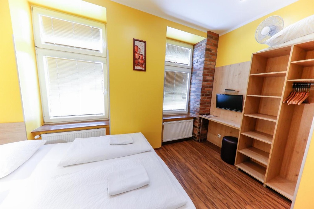 Do Step Inn  Hotel & Hostel