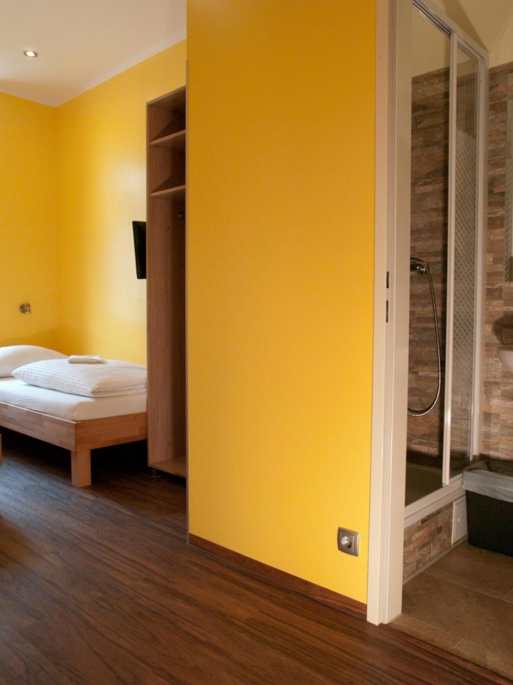 Do Step Inn  Hotel & Hostel Image 7