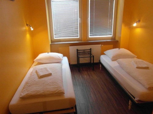 Do Step Inn  Hotel & Hostel image 9